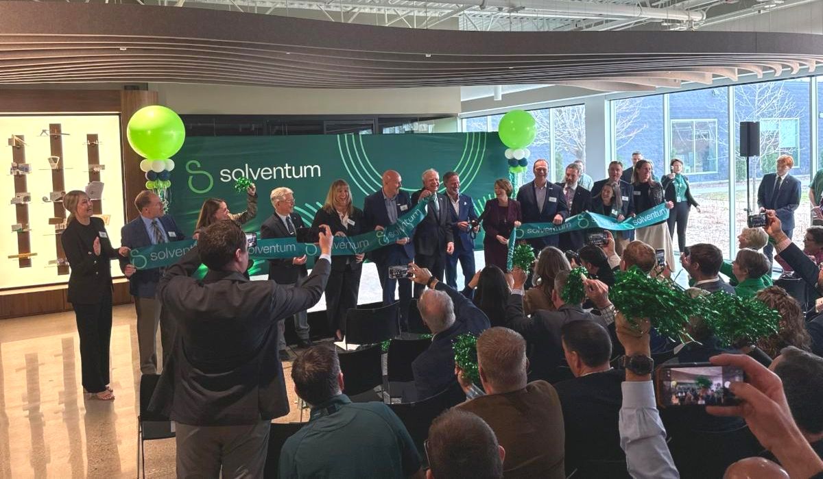 Solventum Ribbon Cutting
