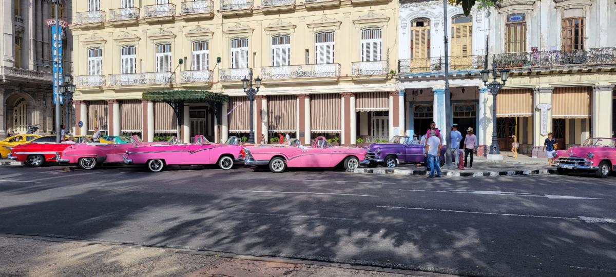 Old American cars in Cuba