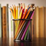 desk_tidy_colored_pencils.jpg