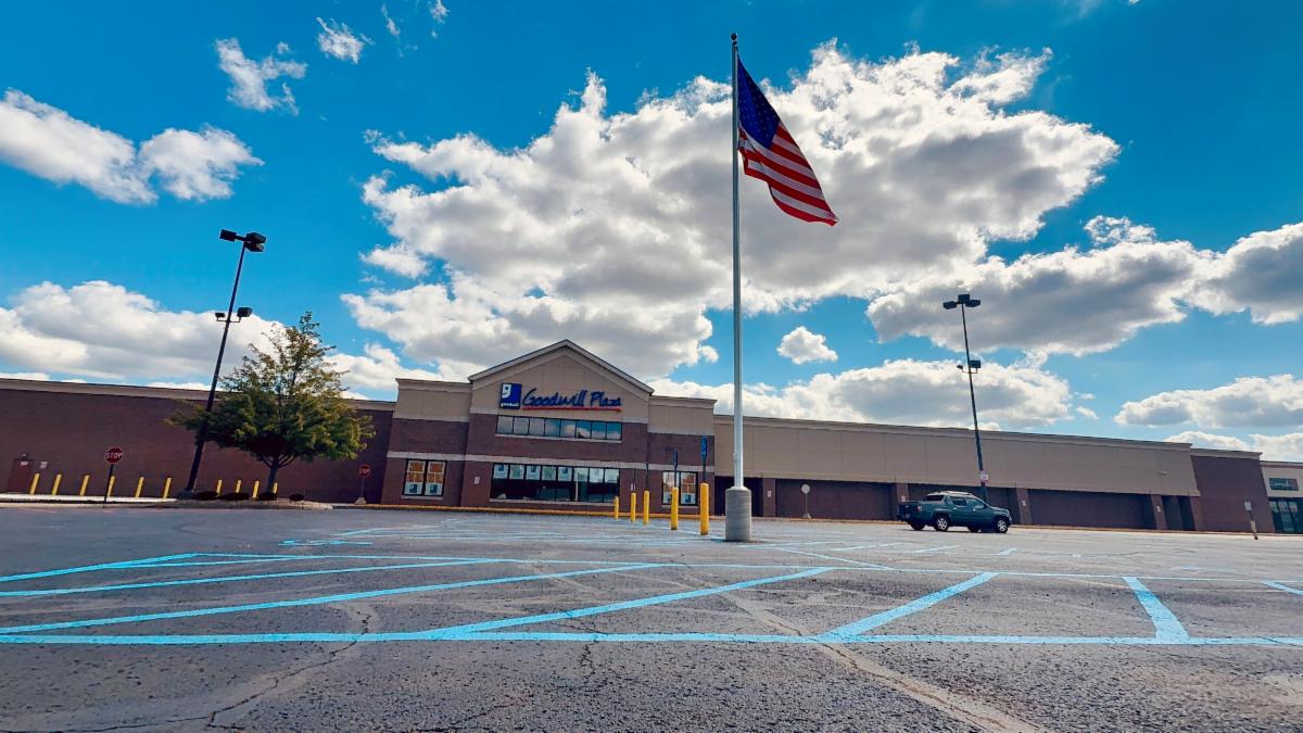 Goodwill Plaza buildling on Deo Drive in Newark Ohio