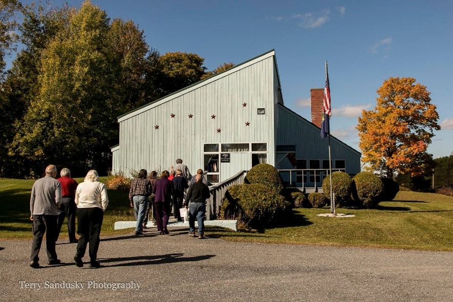 SAGE members walk into the Francis Malcom Science Center building.