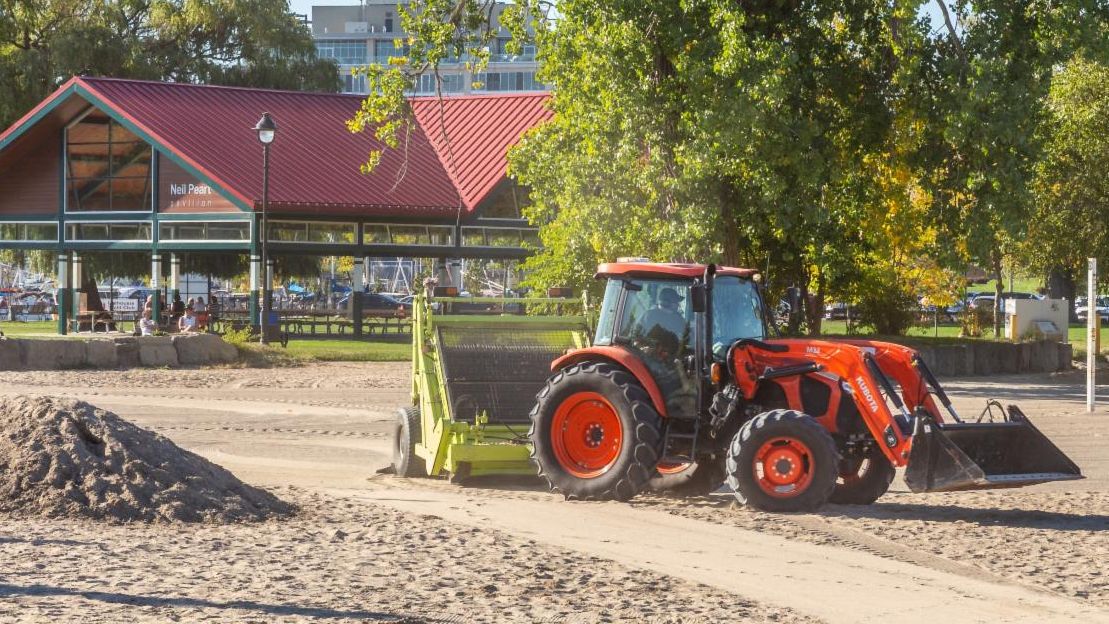 A beach grader at Lakeside Park Beach.