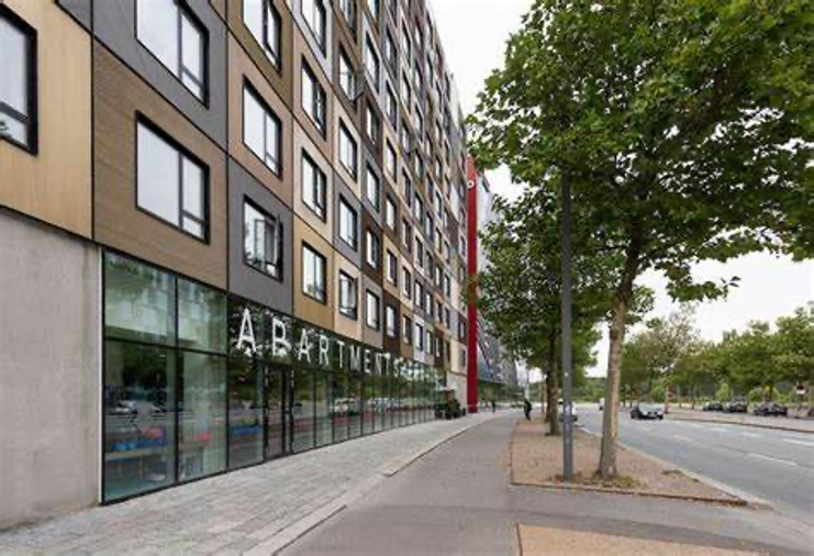 [Image: Outside street view of D'Arcee’s Copenhagen hotel].&nbsp;