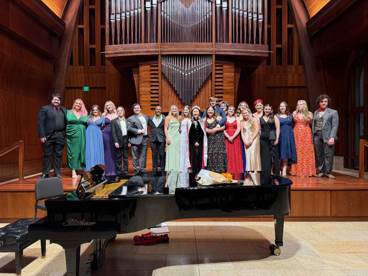 The opera workshop with several dozen students and faculty in Sykes Chapel