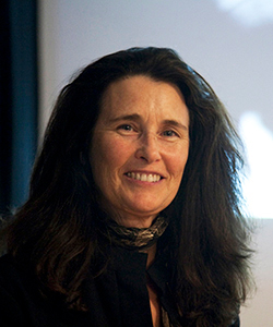 headshot of Dana Plays