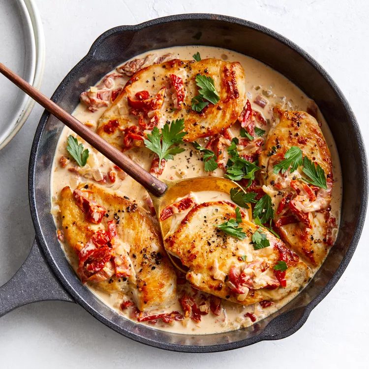Chicken cutlets with sun-dried tomato cream sauce