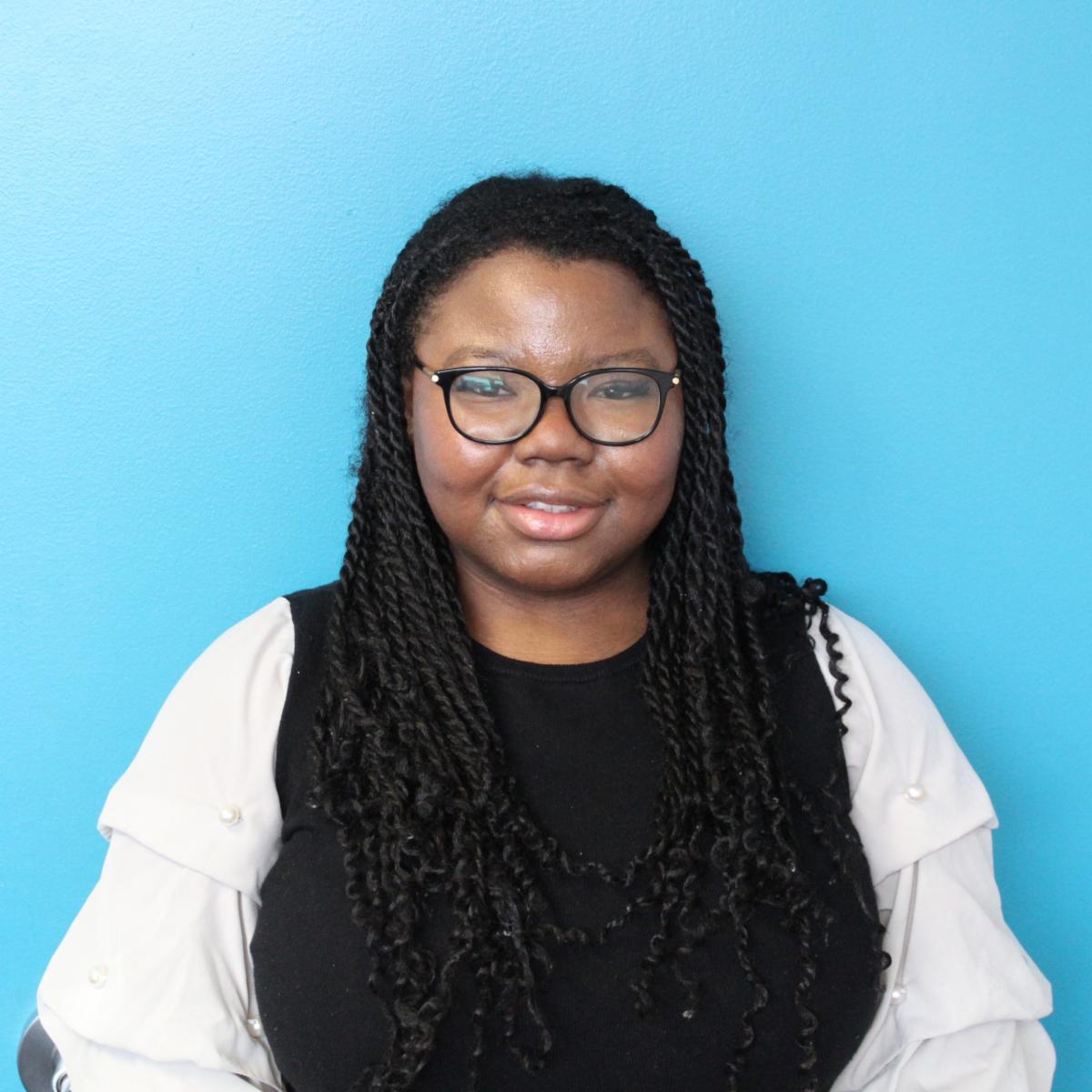 Rebecca Elliott Headshot