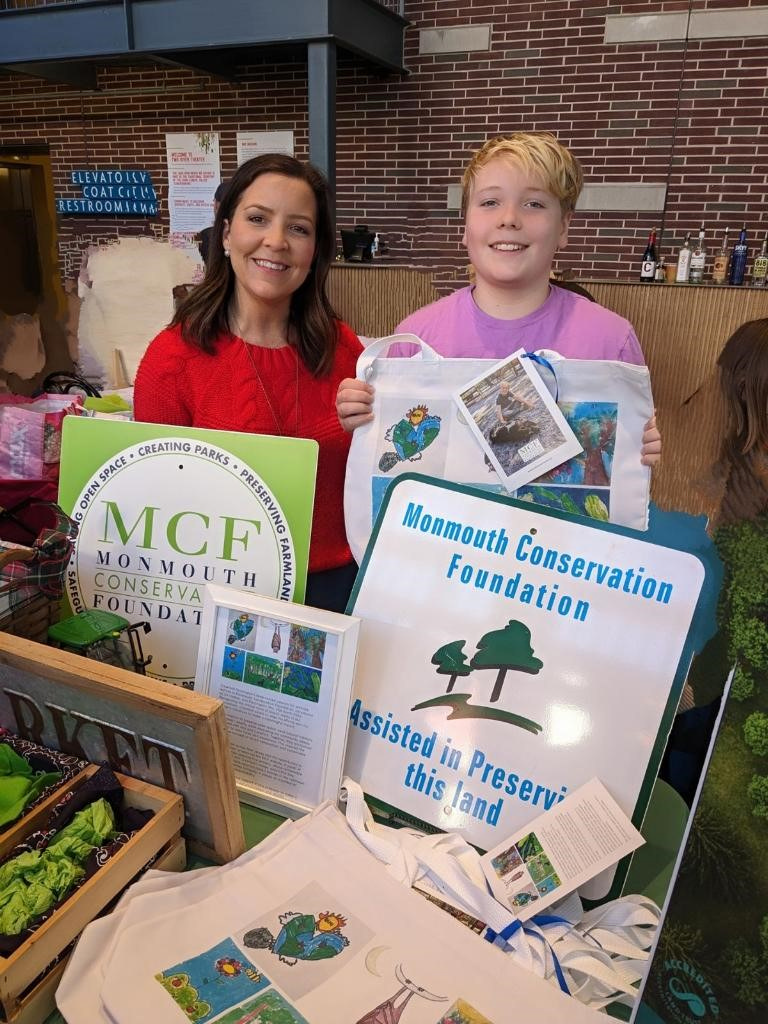 Limited-edition tote bags made from 100% recycled plastic bottles and featuring artwork by New Jersey youth who won the inaugural Mrs. USA Earth & Son, MCF Earth Day 2023 Art Contest were unveiled last month at our Holiday Style Luncheon and Shopping Spree.