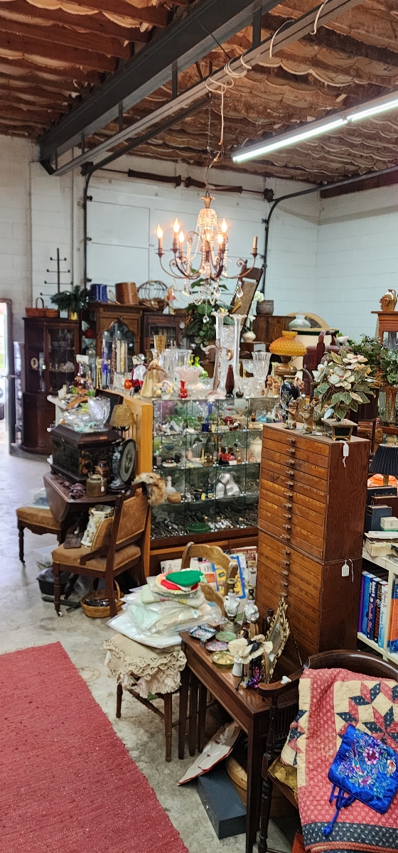 ANTIQUES Estate Sale 4/224/23, Sat & Sun