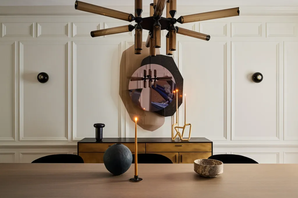 230821094037-03-maximalism-interior-design-1536x1152 image