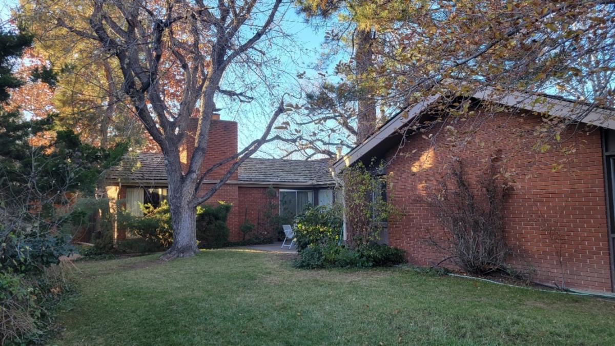 Outside of McCallin-Kulish House