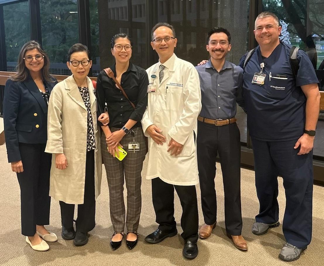 Dr. Nguyen and group at 2025 UTSW Leaders in Clinical Excellence Awards