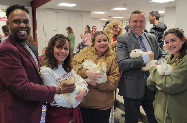 Keep A Beat event bunnies and therapy dogs