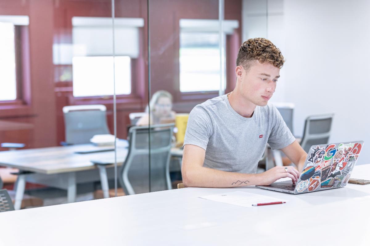 Student in Career Center