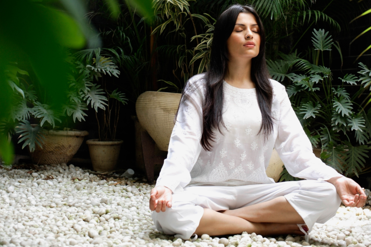 Yogic Living Header - Jan 2022 - Clear.png