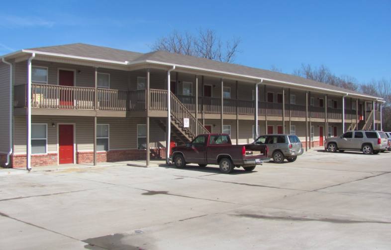 32 Unit Apartment Building in Heavener, OK 74937
