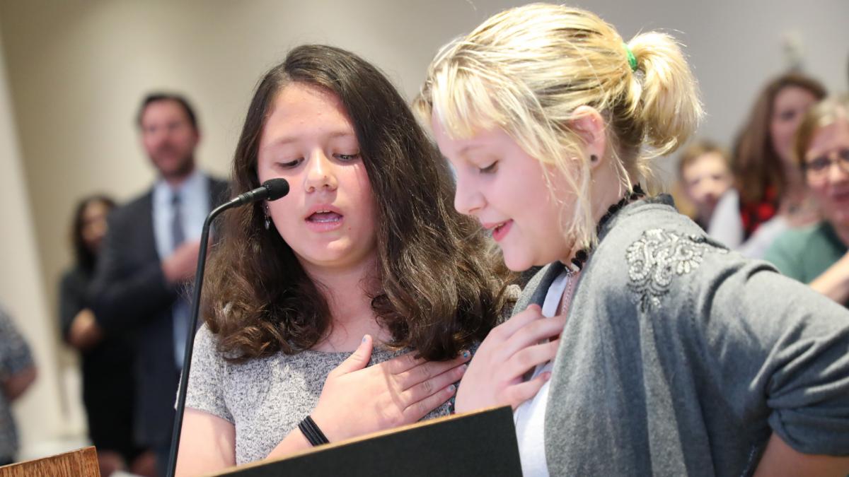 Sendera Ranch students lead the pledge.