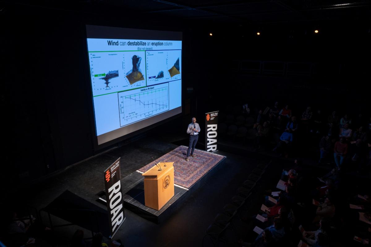 A student present's their research at ISU's 3MT competition