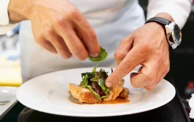 chef_beautiful_decorating.jpg