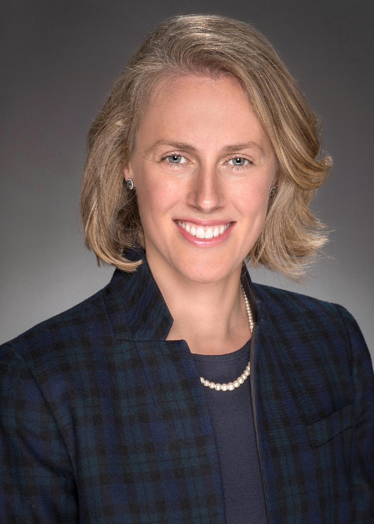 Elizabeth Brands headshot.jpg