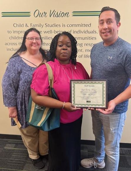 Telisha Mckenzie receives USF Senate Quiet Quality Award