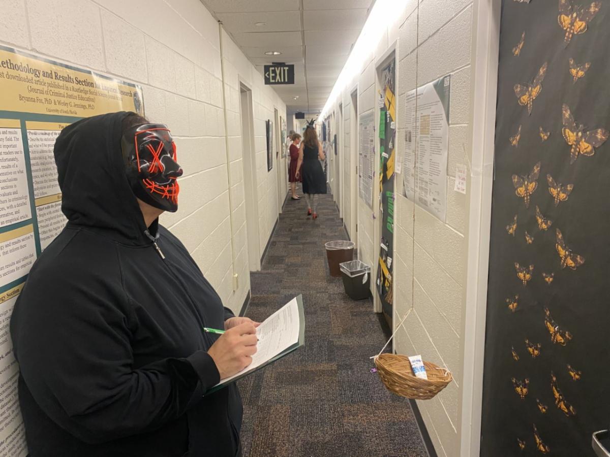 door decorating contest