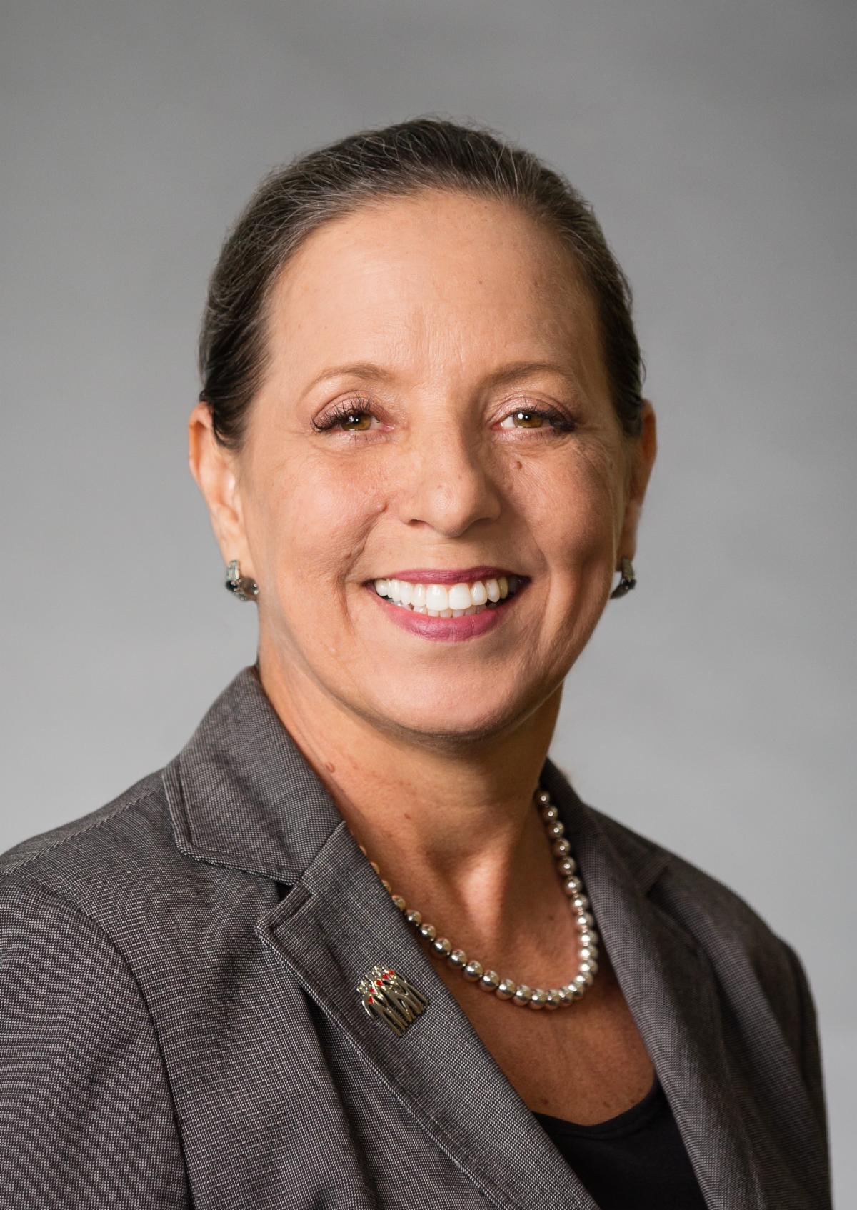 Vickie Lynn headshot