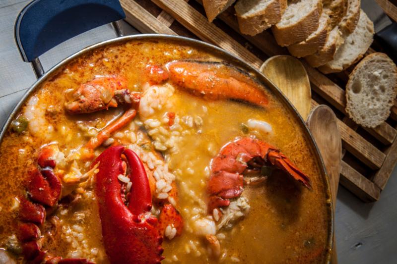 seafood_stew_bread.jpg