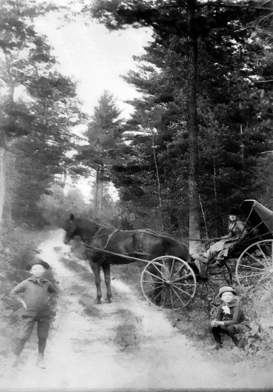 Spring into Glen Arbor!