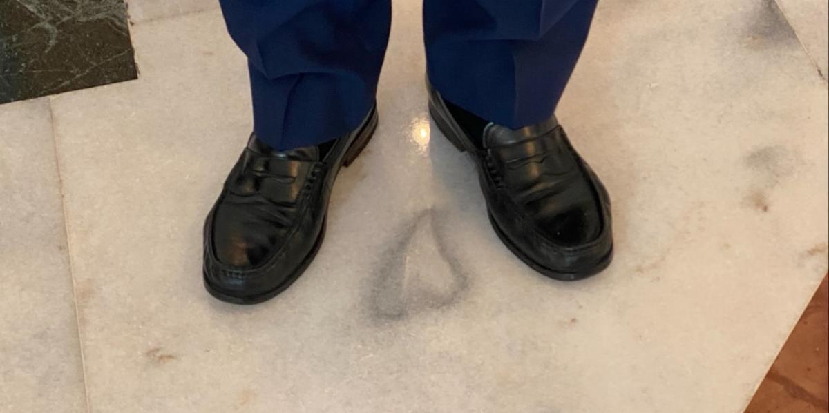 Photo of a natural heart embedded in the marble of the Puerto Rico Capitol