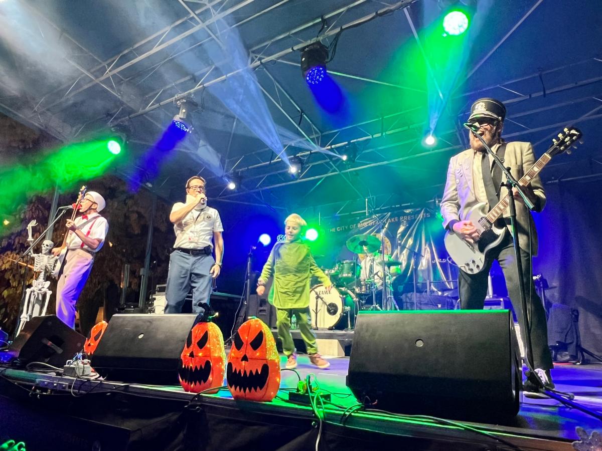 New Wave cover band Spazmatics performing on stage