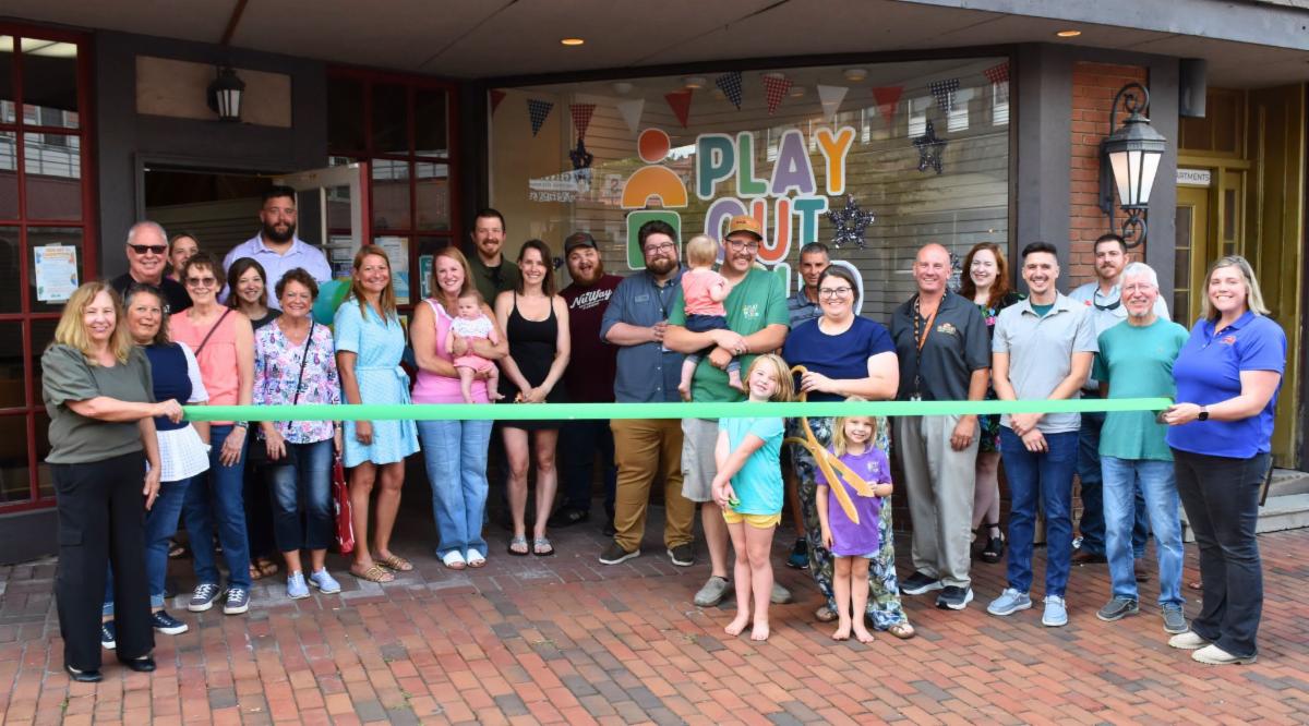Photo: Ribbon cutting ceremony for Play Out Loud in downtown Oaklad.