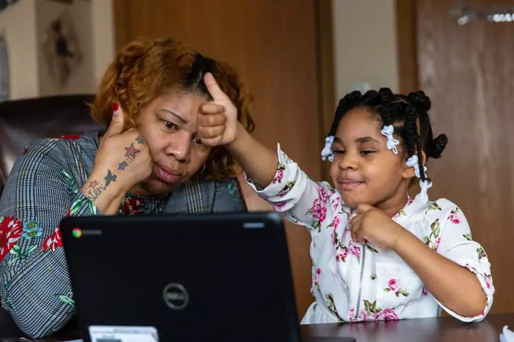 mother-daughter online