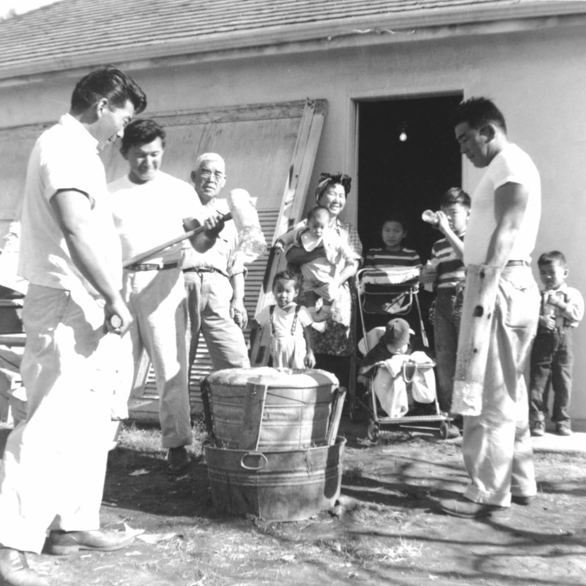 Discover Nikkei 2020-21 Oshogatsu Photo Activity - Michael Brown - 1956 mochitsuki