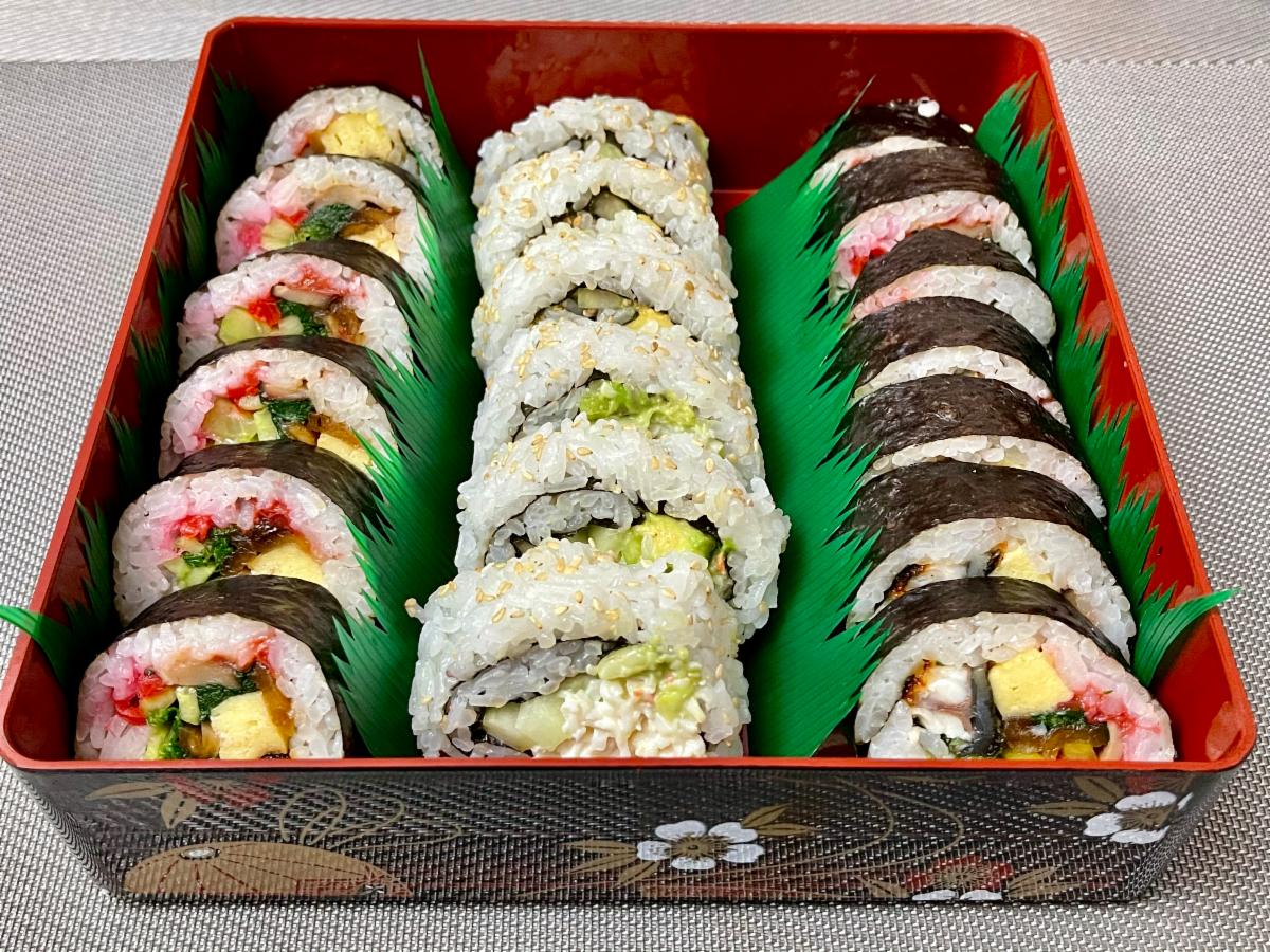 Discover Nikkei 2020-21 Oshogatsu Photo Activity - John Nishio - makizushi