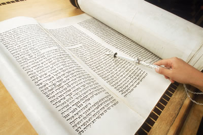 torah-reading.jpg
