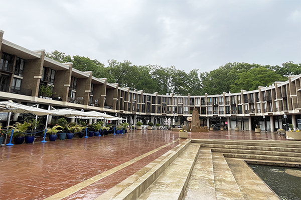 Lake Anne Village Center on a rainy day.