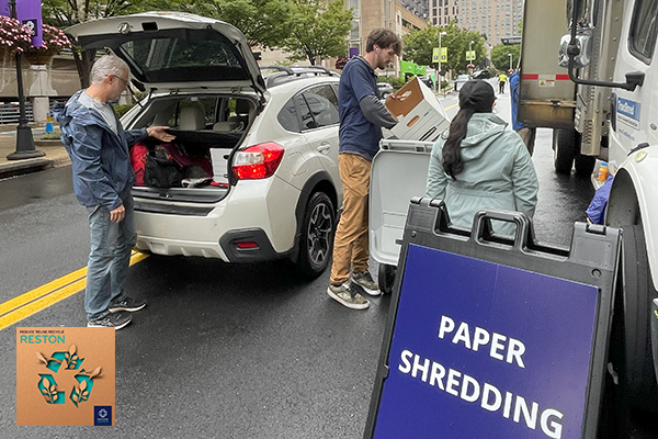 Reston Town Center R4 recycling and paper shredding event