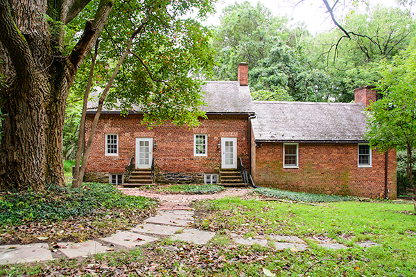 Photo of the front of the historic Lahey Lost Valley house,