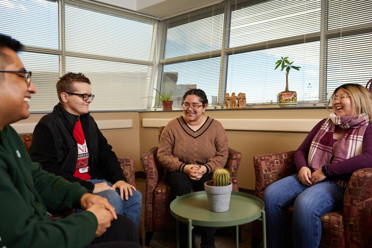 UNLV employees sit in on UNLV psychology practice session