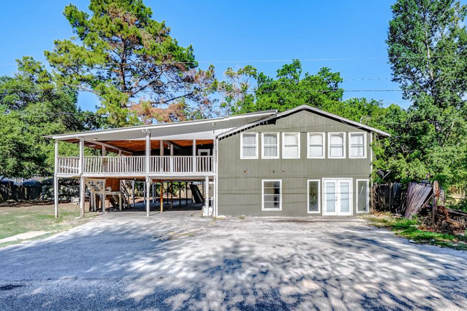 Porter, TX Duplex for just 117k!