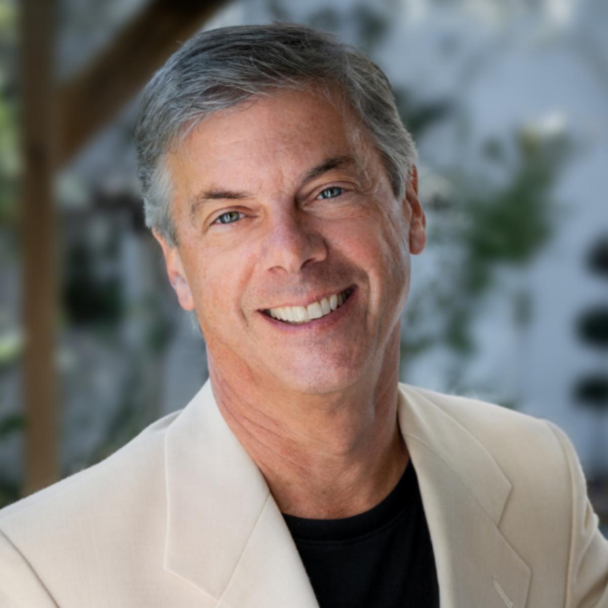 Curtis Tucker