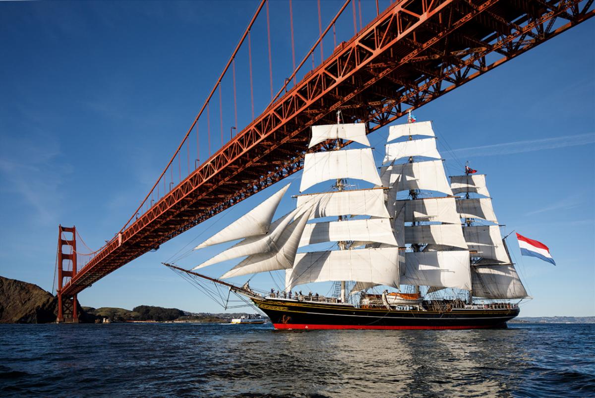 Stad Amsterdam sails under the Golden Gate Bridge in 2018