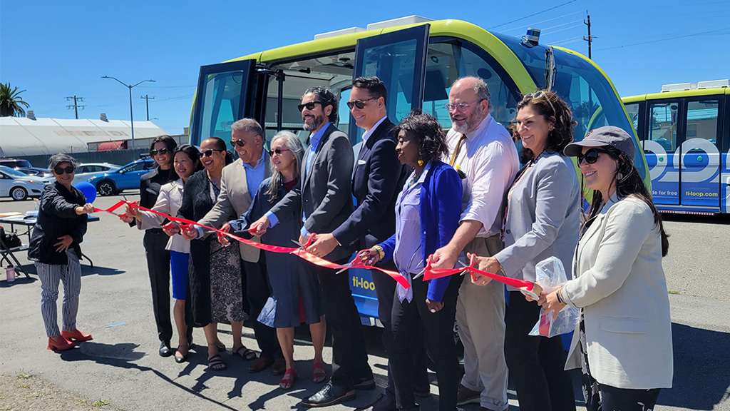TI Loop Autonomous Shuttle Ribbon Cutting