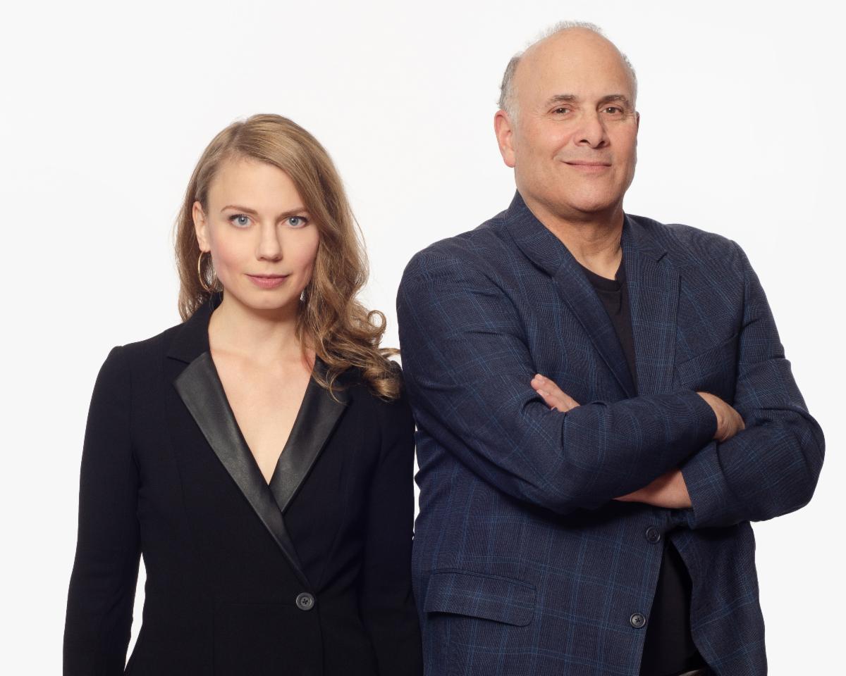 'Making a Murderer' Lawyers Debut Gripping New Podcast Series(02)