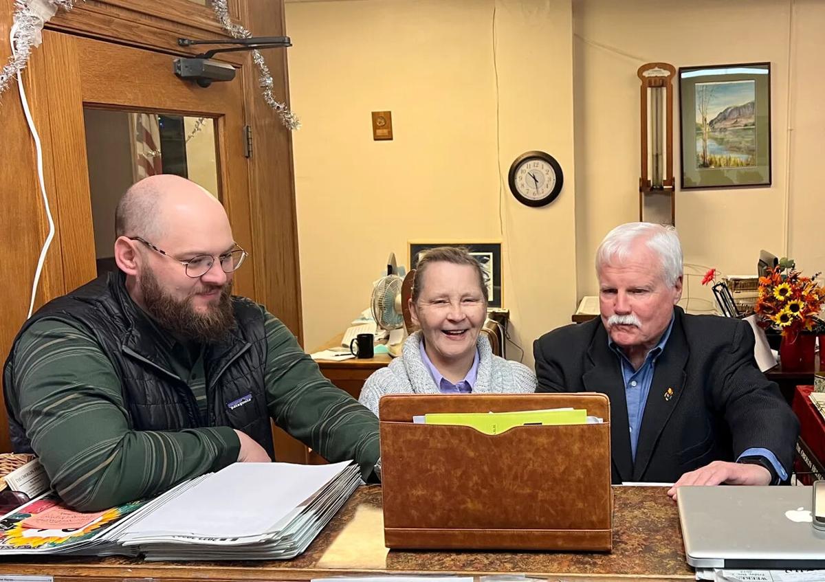 Connecting Dec. 08, 2022