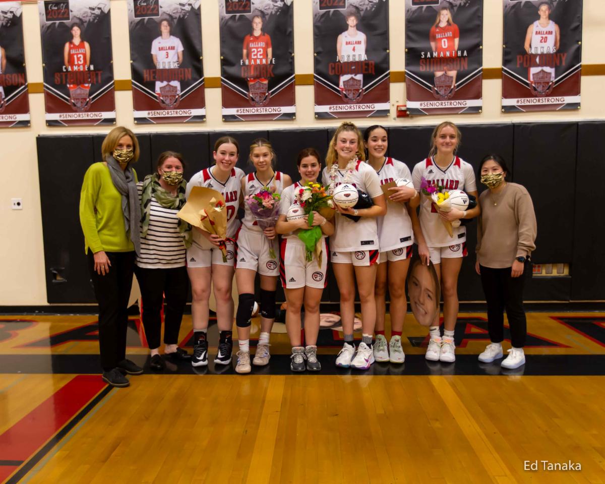 Girls Bball Seniors.jpg