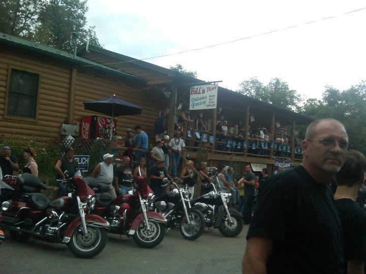 Party Goers MORE MORE MORE NEW pictures of the good times on apple