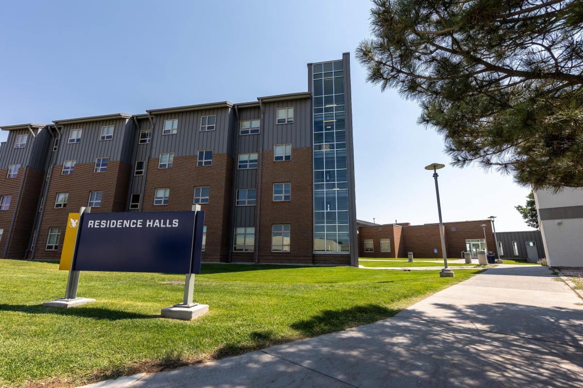 Photo of LCCC Residence Hall Blue Hall with a sign that says Residence Hall