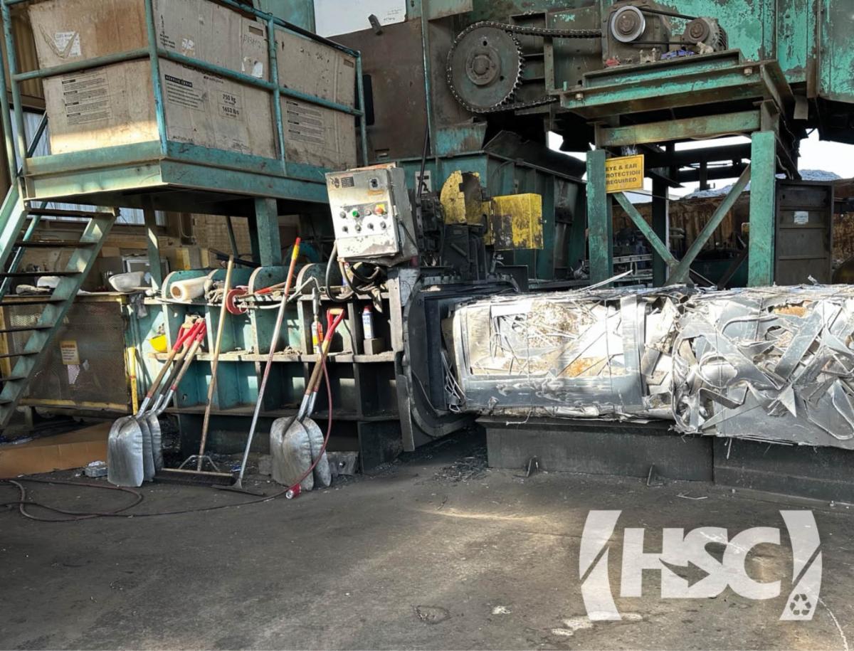 TR-1388 Two-Ram Baler